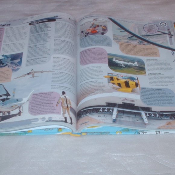 2022 Guinness Book of World Records hardback book - Picture 6 of 11